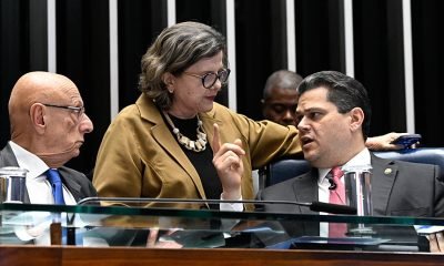 Plenário do Senado Federal durante sessão deliberativa ordinária. Ordem do dia.Na pauta, o PL 2.672/2025, que aumenta as penas para crimes praticados contra profissionais da saúde e da educação.Mesa:
senador Esperidião Amin (PP-SC);
líder do governo no Senado Federal, senadora Teresa Leitão (PT-PE);
presidente do Senado Federal, senador Davi Alcolumbre (União-AP).Foto: Carlos Moura/Agência Senado